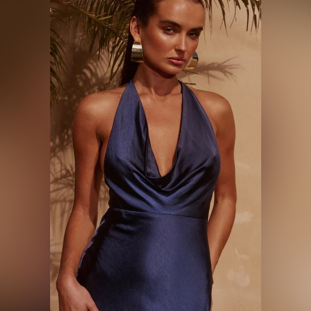 Sophisticated Backless Navy Dress - Picture 3 of 10